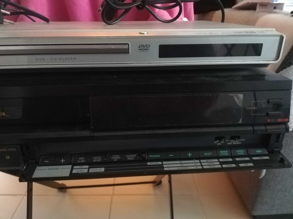 Leitor JVC vhs e LG DVD para peças