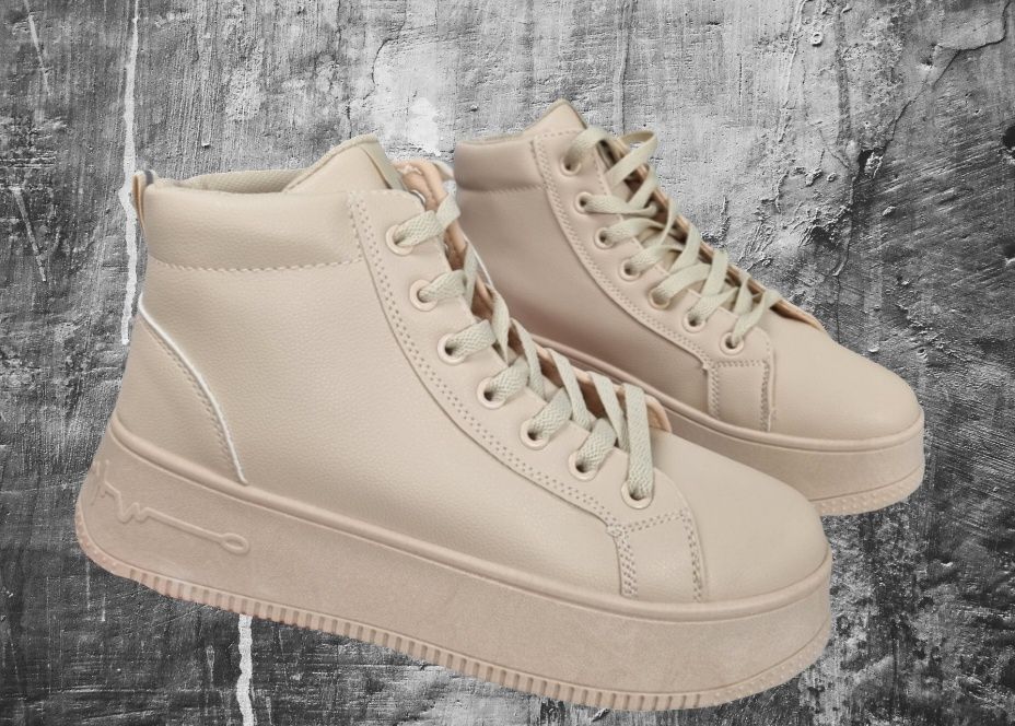 Женские кроссовки