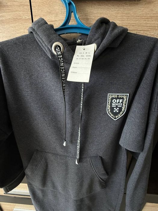 Одяг для жінки .