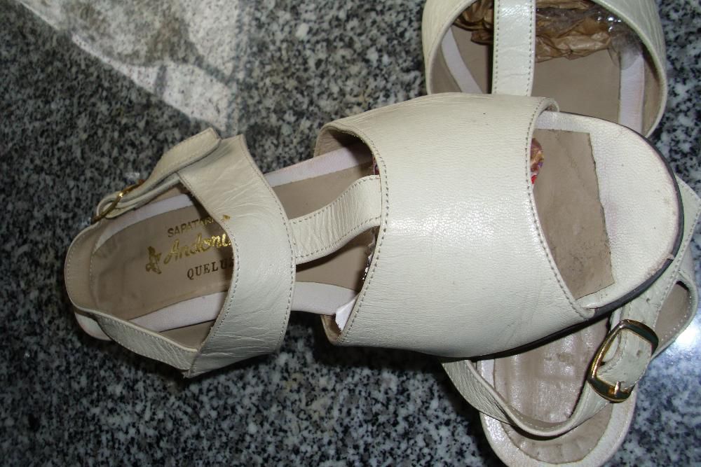 Vendo Lindas sandálias de senhora