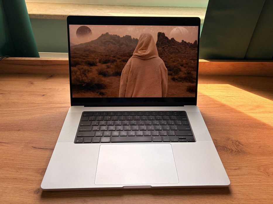 MacBook Pro 16” 2021 — M1 Max / 32 GB / 1 TB SSD