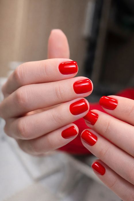 “Професійний манікюр та педикюр: ідеальні нігті для вашого стилю!”