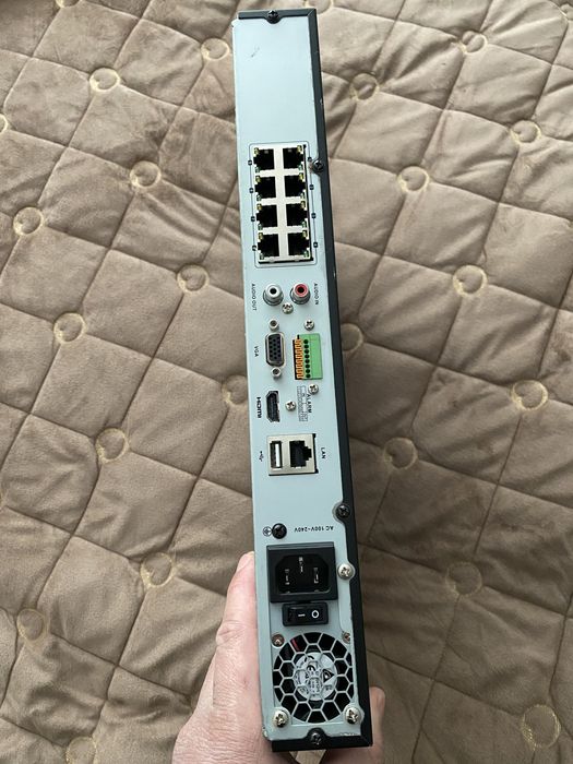 IP відеореєстратор з PoE Hikvision DS-7608NI-Q2/8P 8-канальний