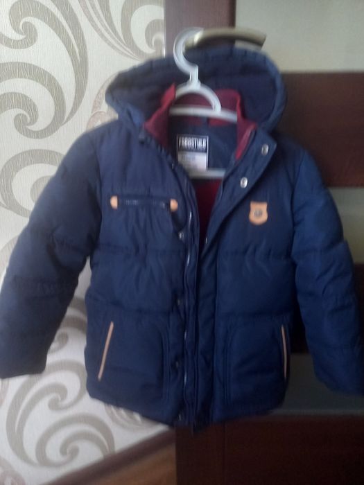 Куртка зимова на хлопчика 118см.Дуже тепла .стан нової.