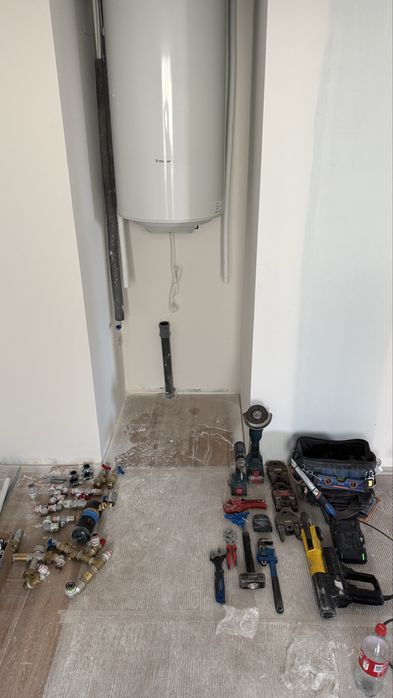 Canalizador.    .65740785763329124