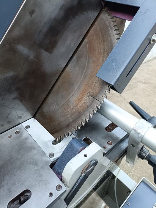 Máquina de Corte Alumínio,450