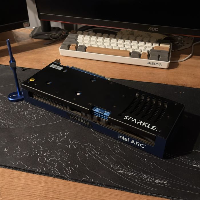 Sparkle Arc A750 Titan OC Edition 8 GB GDDR6 3 wentylatory