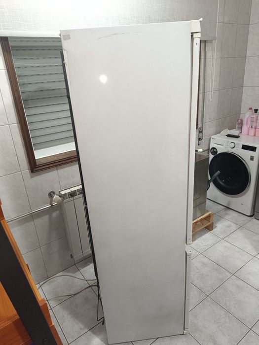 Frigorífico combinado de encastre (Teka)