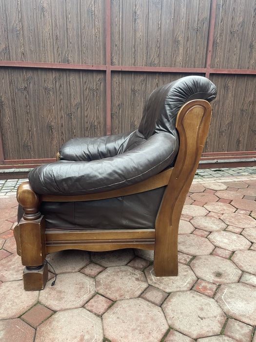 Крісло, фотель шкіряне.