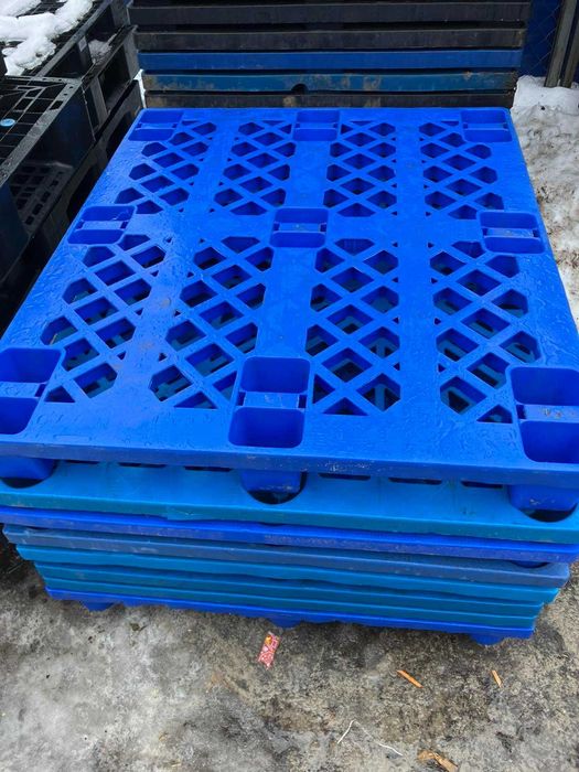 Продам піддони пластикові Б/В