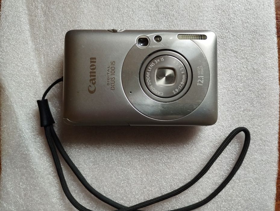 Фотоаппарат Canon IXUS 100 is