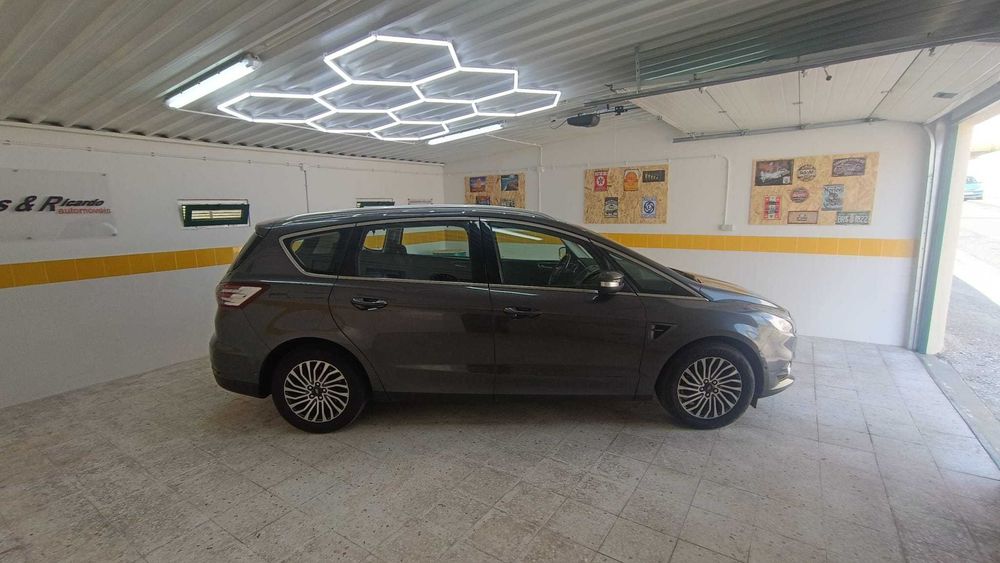 Ford S-MAX 2.0TDCI Titanium 7Lugares - Caixa Automática - Nacional