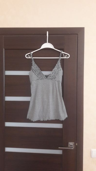 Летняя майка с глубоким декольте, топ