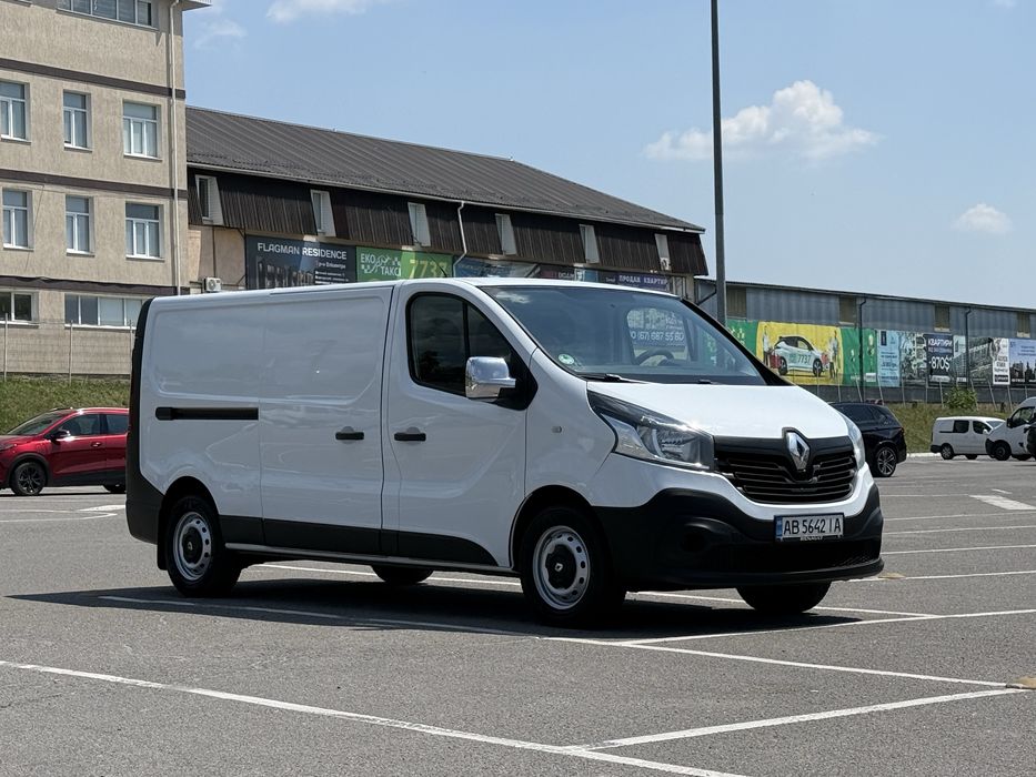 Бус Renault Trafic 2017 Вантажний, обмін, t5, t6, vivaro, vito