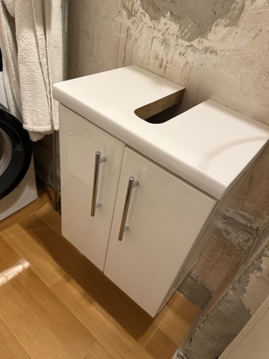 3 szafki łazienkowe