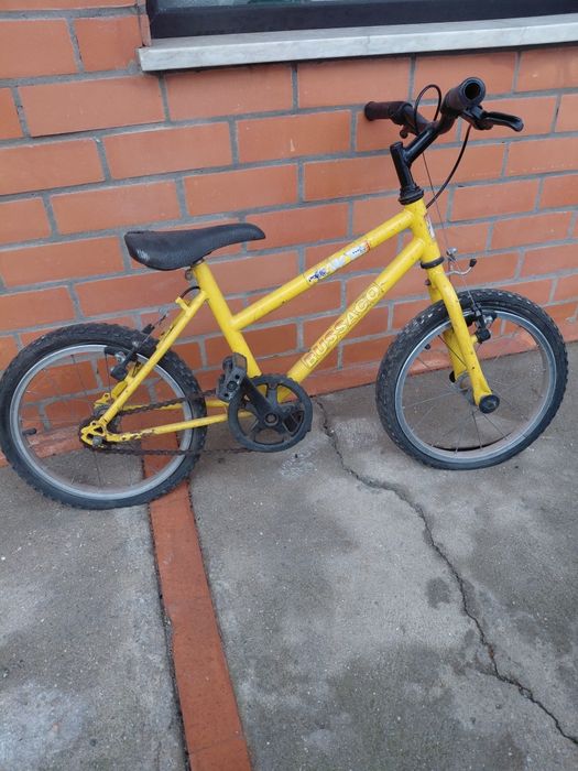 Bicicleta de criança a precisar de revisão geral completa 10€