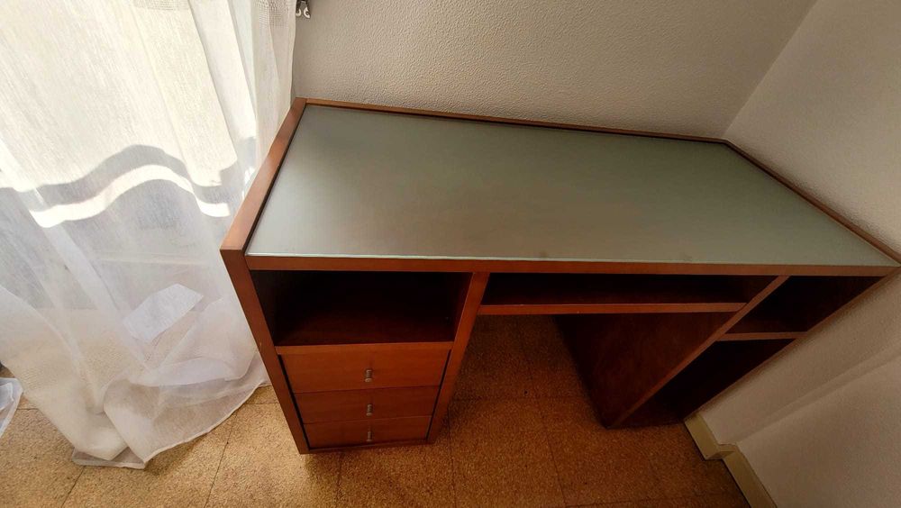 Secretária em 2ª mão