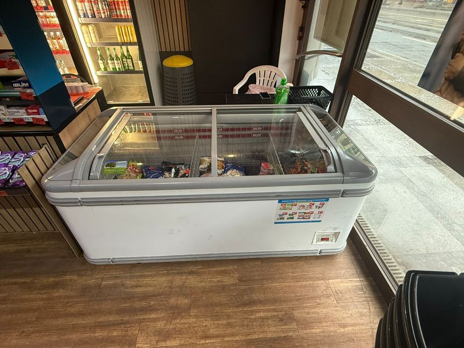 Sprzedam w wyposażeniu sklepu.