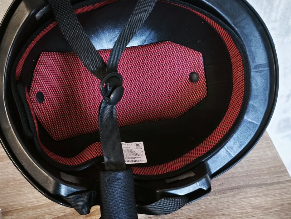 Шлем для скутера, мотоцикла, велосипеда и т.д.