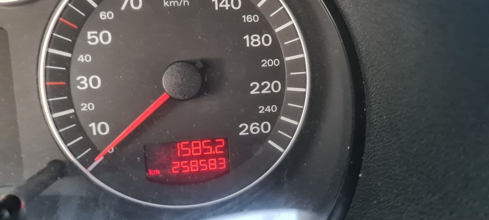 Audi A3 8p 1.9 tdi — photo 4