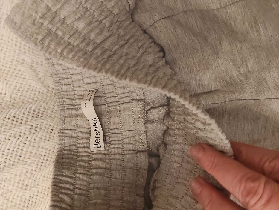 Spodnie joggery dres Bershka rozmiar S popiel