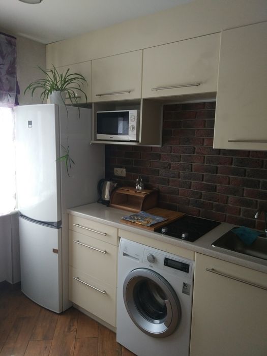 2 к квартира .  Дві окремі кімнати.Центр. Міська лікарня .ПогранАкадем