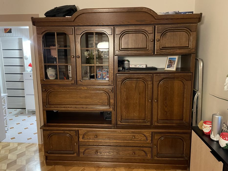 Witryna regał debowy piekny