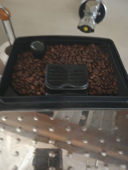 Máquina Delonghi moagem de café