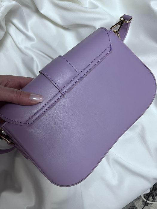 жіноча сумка кросбоді crossbody нова з ремінцем лавандова бузкова