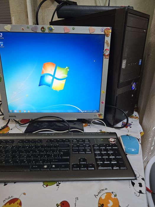 Комп'ютер (сис.блок, монітор, клавіатура, мишка)