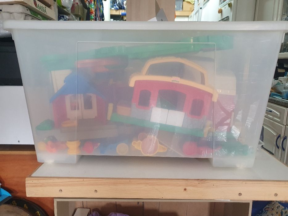 Brinquedo cidade little people fisher price  com muitos bonecos