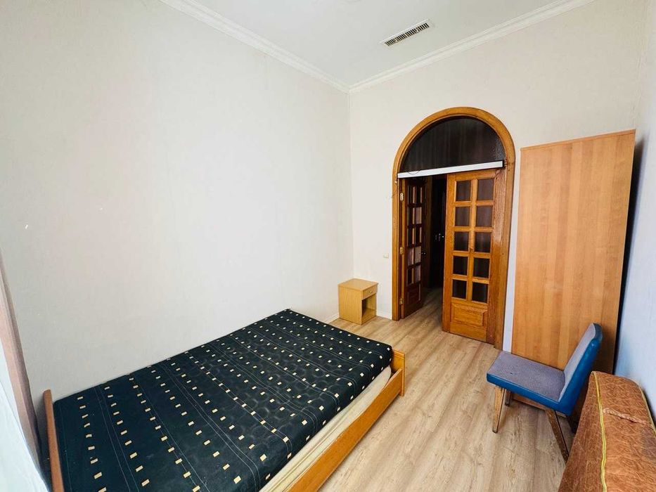 Продам квартиру з каміном вул Басейна 15 Центр Бесарабка Хрещатик