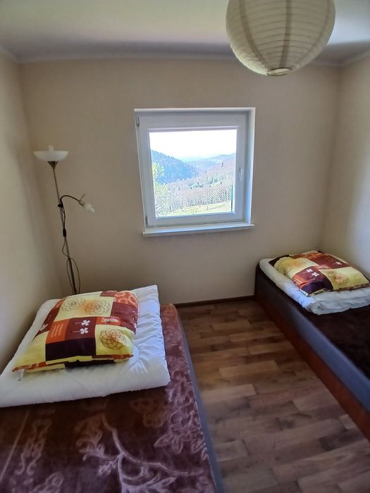 Tęczowe Wzgórze Bieszczady, Noclegi, Domki