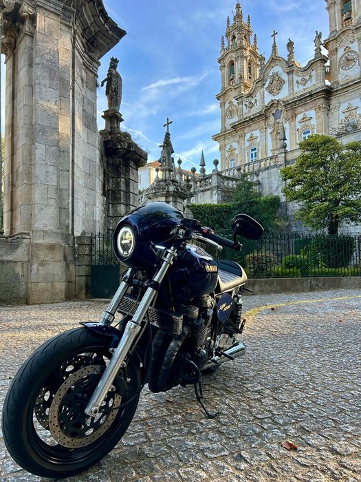 Yamaha XJR1200 cafe racer