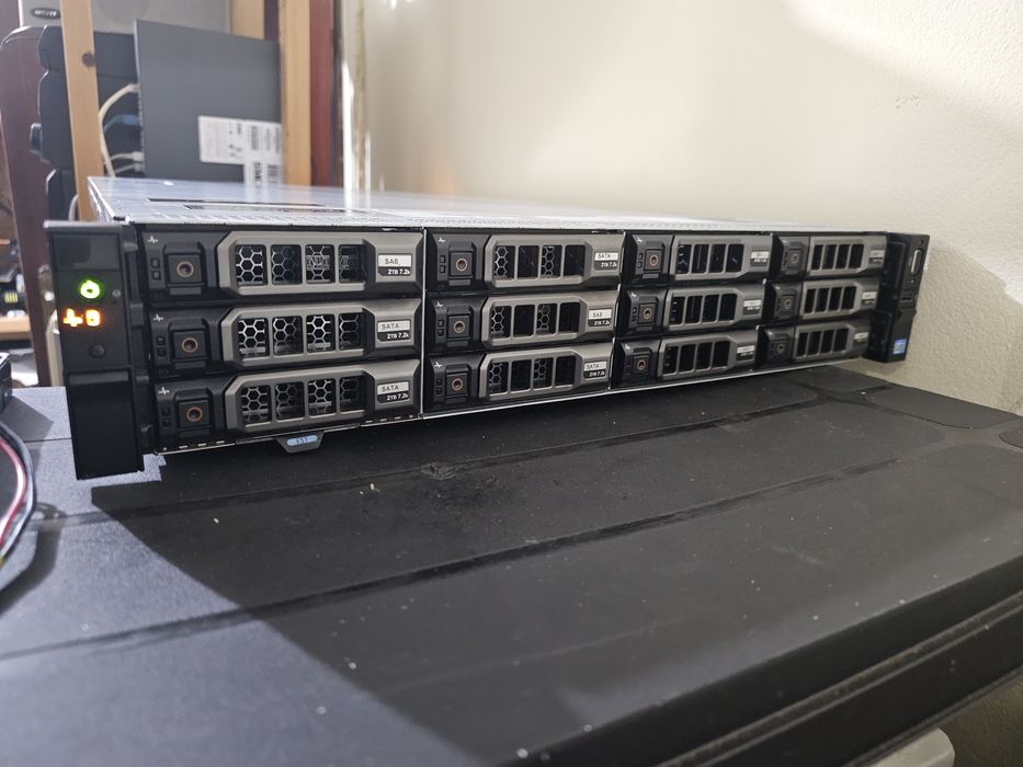 Servidor Dell power edge R720XD 2 x cpu - 128GB Ram