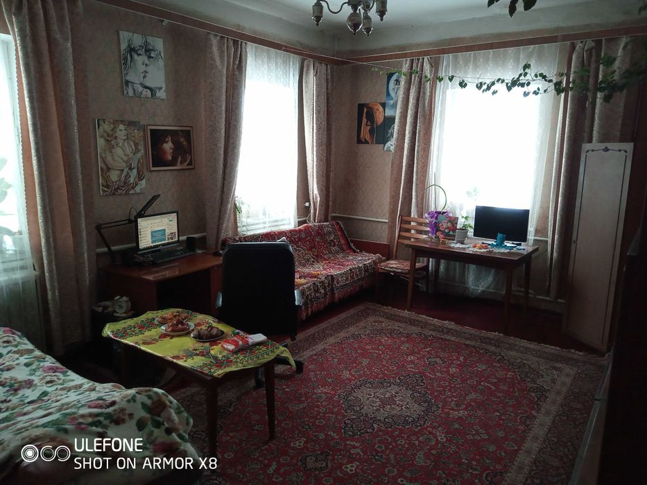 Двоповерховий будинок (половина) Нові Петрівці