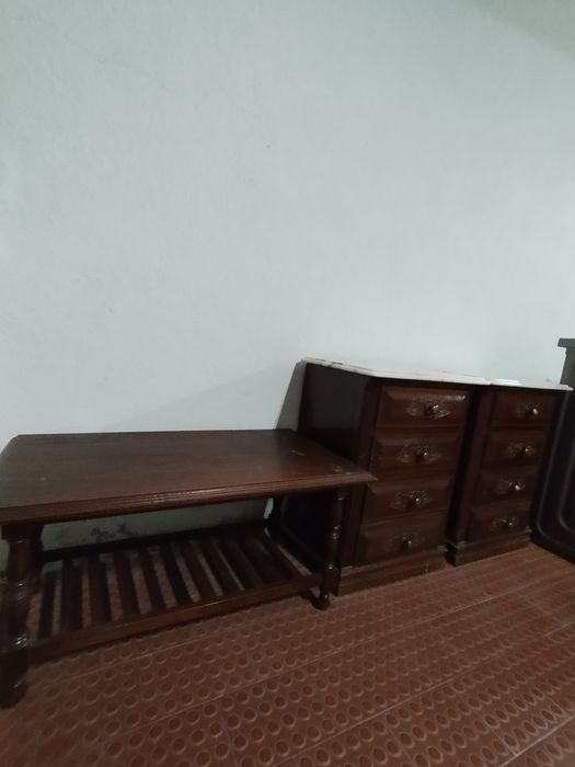 Mesa de centro de sala e 2 mesas de cabeceira