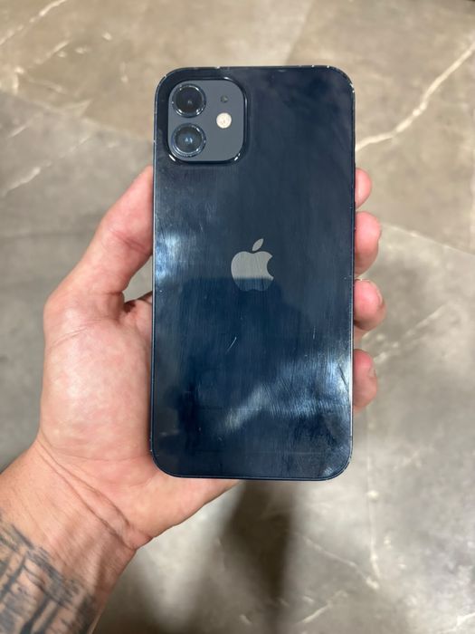 Iphone 12.