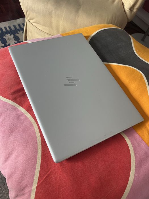 Hp elitebook  400 gb