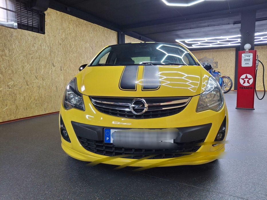 Vendo magnífico automóvel