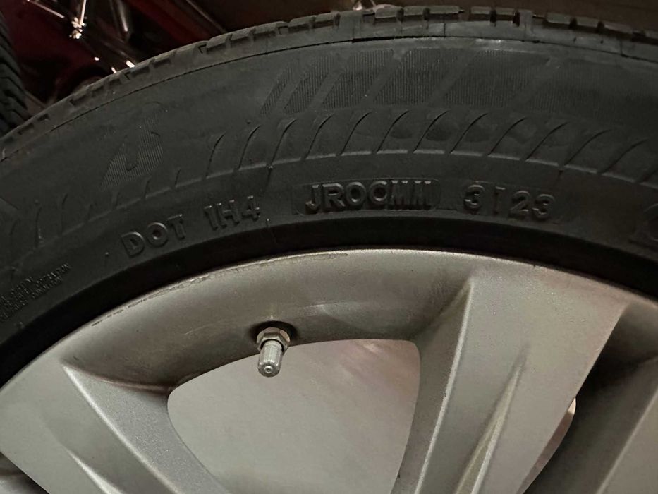 Opony Bridgestone plus + Felgi BMW f30, 17"; 5X120; 72,6mm