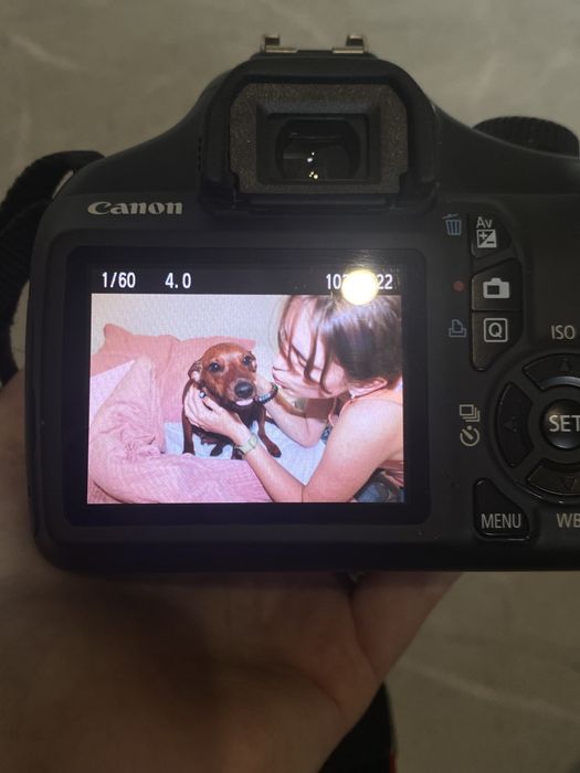 Камера Canon EOS 1100D