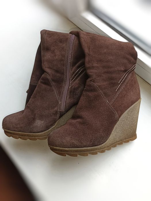 Чоботи жіночі високі з натуральної шкіри та натуральним хутром 36