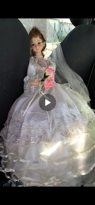 Boneca noiva de porcelana