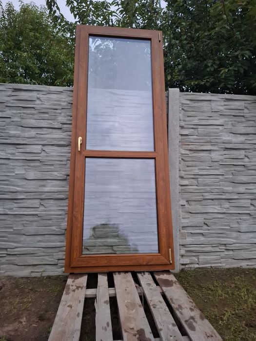 Okna PCV 229.5x86.5cm