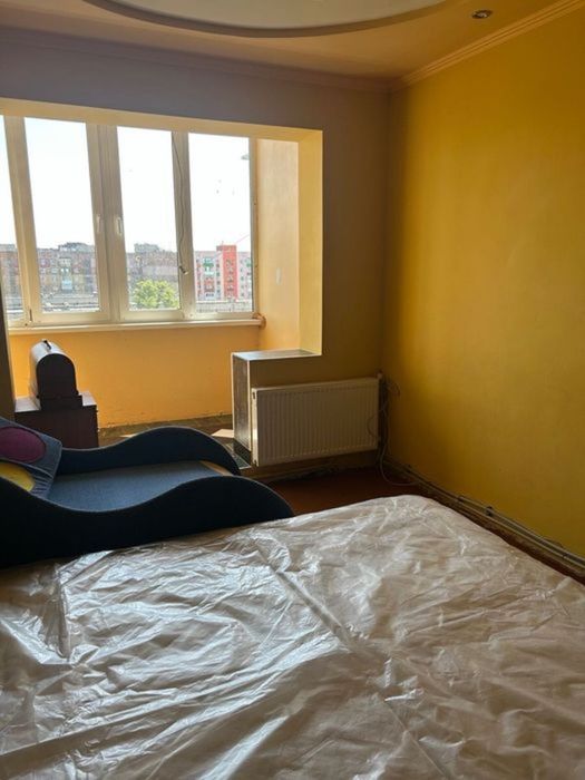 Продам гарну трикімнатну квартиру р-н Ковалівка.