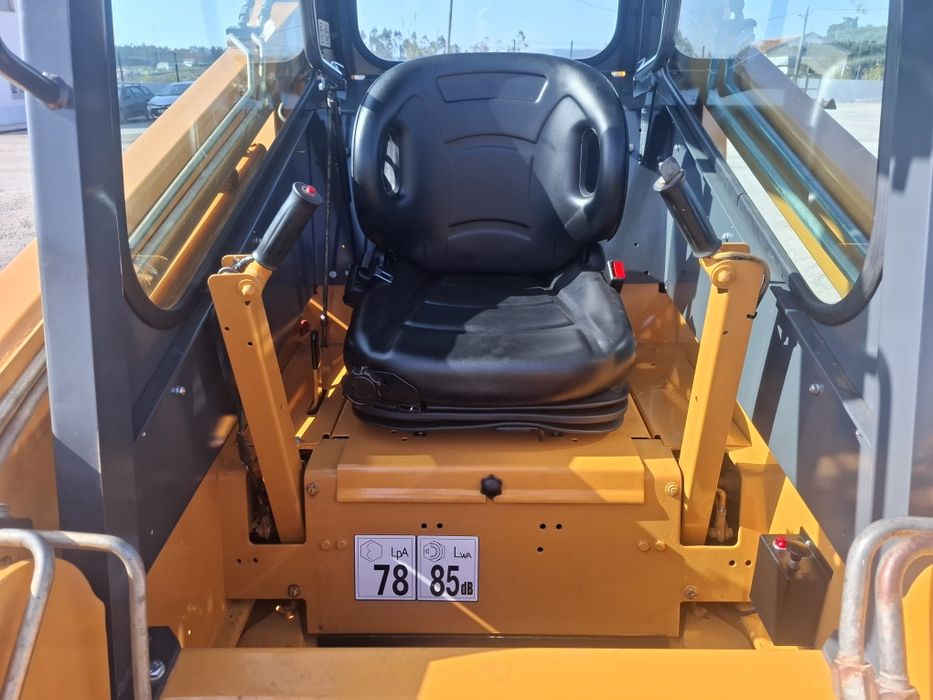 Mini carregadora case  bobcat