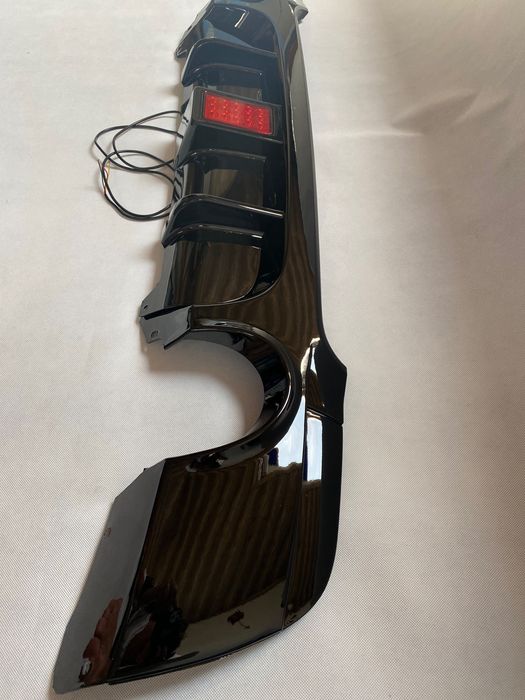 Dyfuzor Dokładka Zderzaka Led BMW E92 E93 CZARNY POŁYSK / CARBON