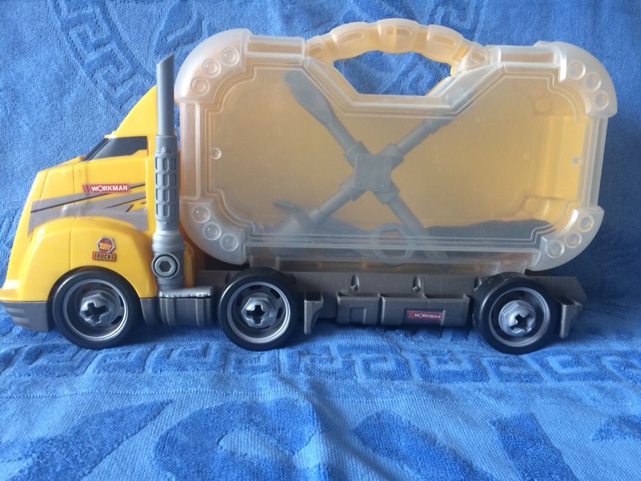 Машина з інструментами