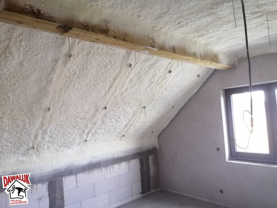 Izolacja pianą PUR | Poddasza | Dachy | Fundamenty | Hale | Magazyny